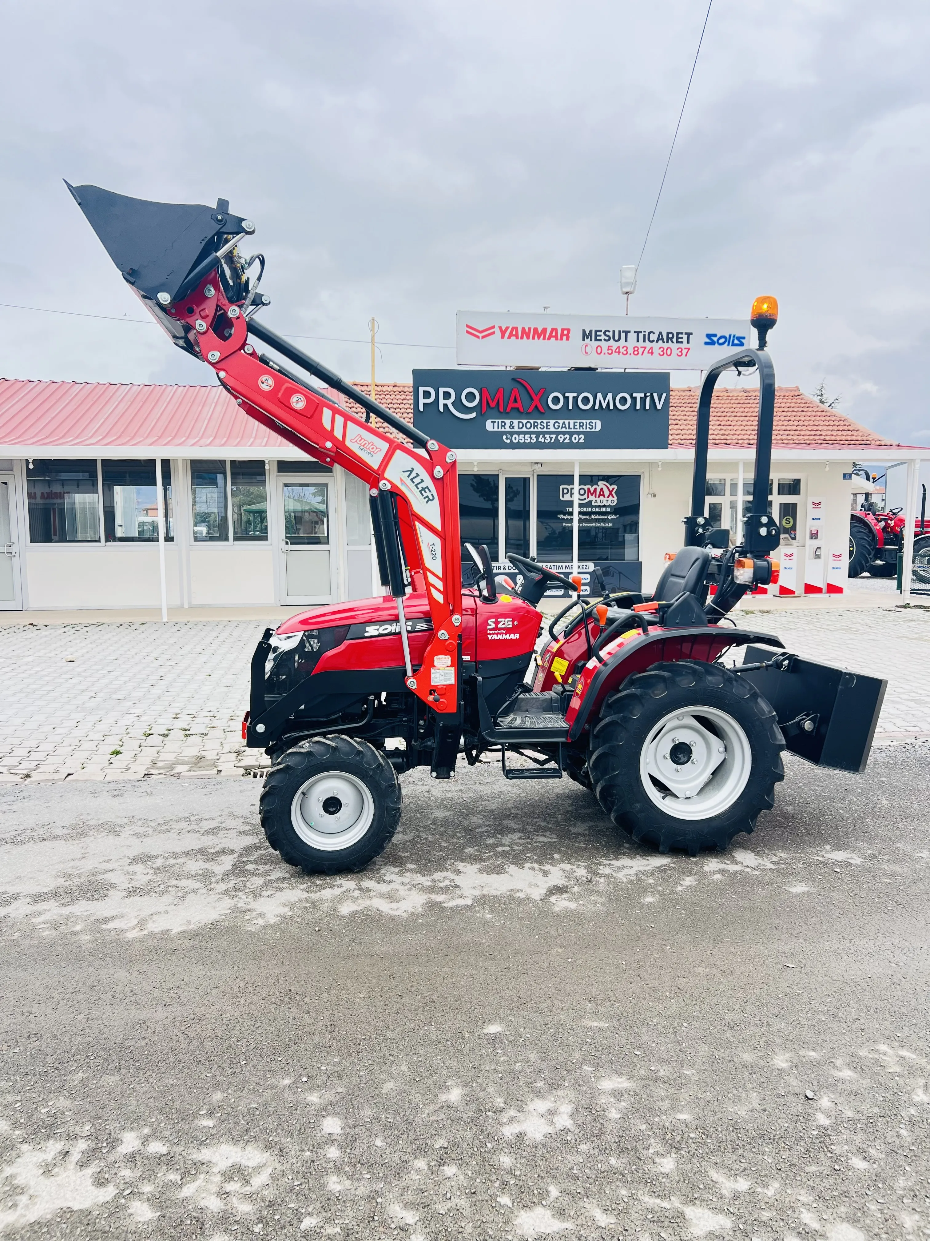 SOLİS S26PLAS ÖN YÜKLEYİCİ KEPÇELİ